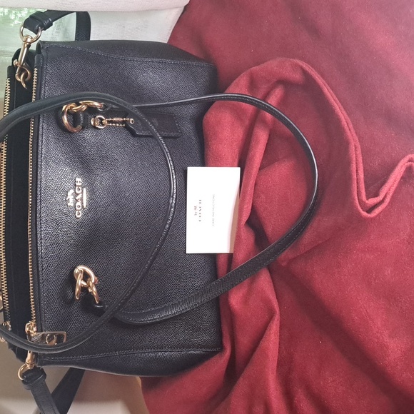 🎁 NEW Coach Etta Black Leather Shoulder/Crossbody Excellent Condition - Picture 3 of 16